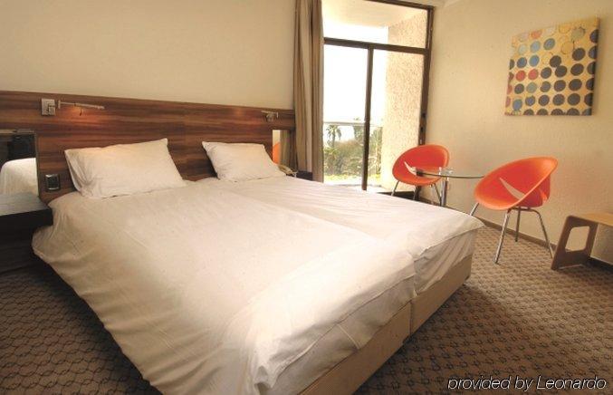 Leonardo Inn Hotel Dead Sea Ein Bokek Room photo